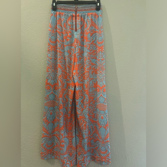 Alice + Olivia ATHENA SMOCKED WAISTBAND WIDE LEG PANT Set top and pants - Picture 8 of 11